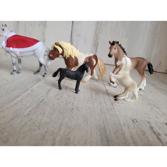 Mini farm horses play animal toy set figure variety - Picture 4 of 9